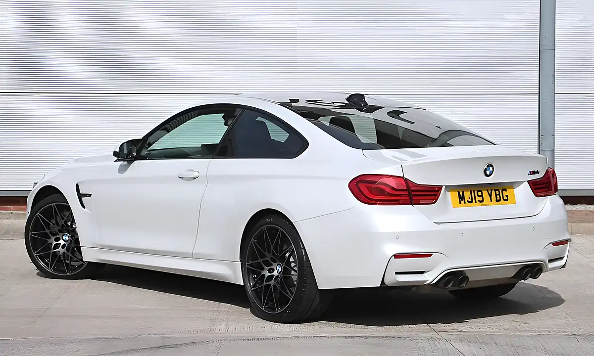 Used 2019 BMW M4 Competition White - Interior and Exterior details 4
