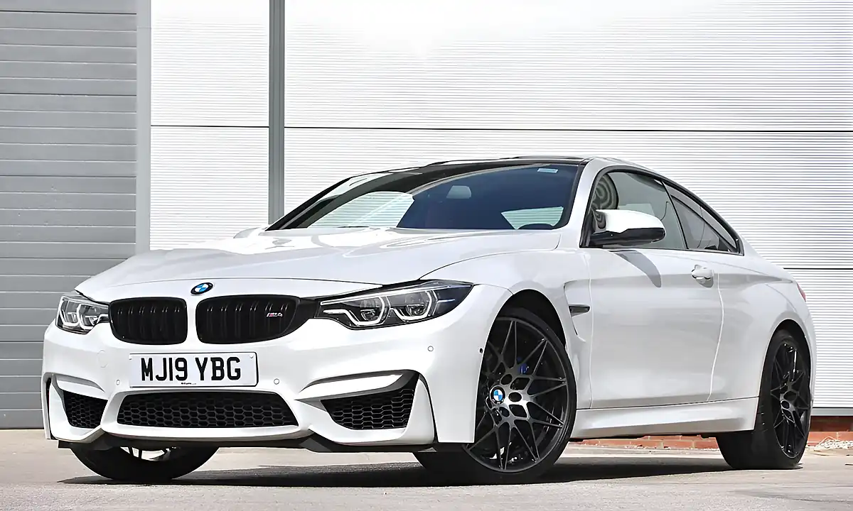 Used 2019 BMW M4 Competition White - Interior and Exterior details 6