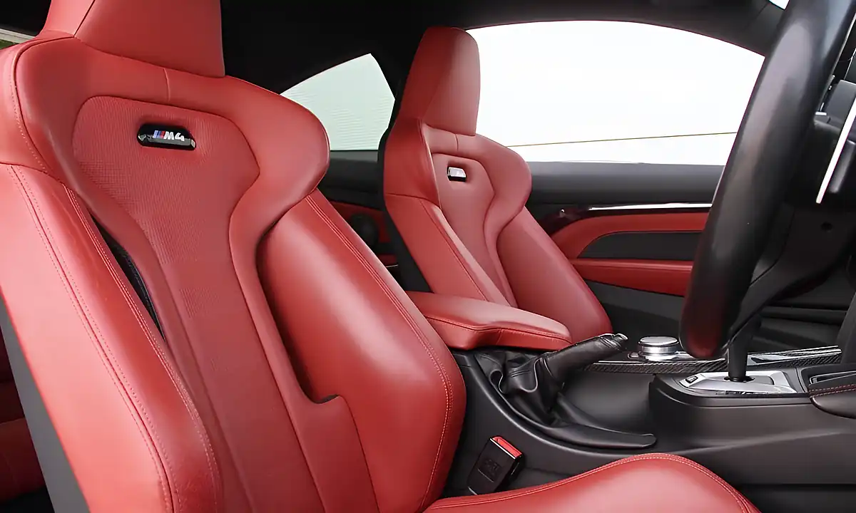 Used 2019 BMW M4 Competition White - Interior and Exterior details 7