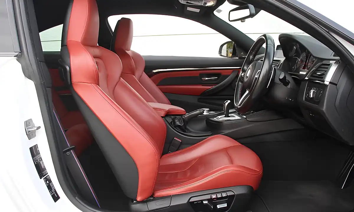 Used 2019 BMW M4 Competition White - Interior and Exterior details 9