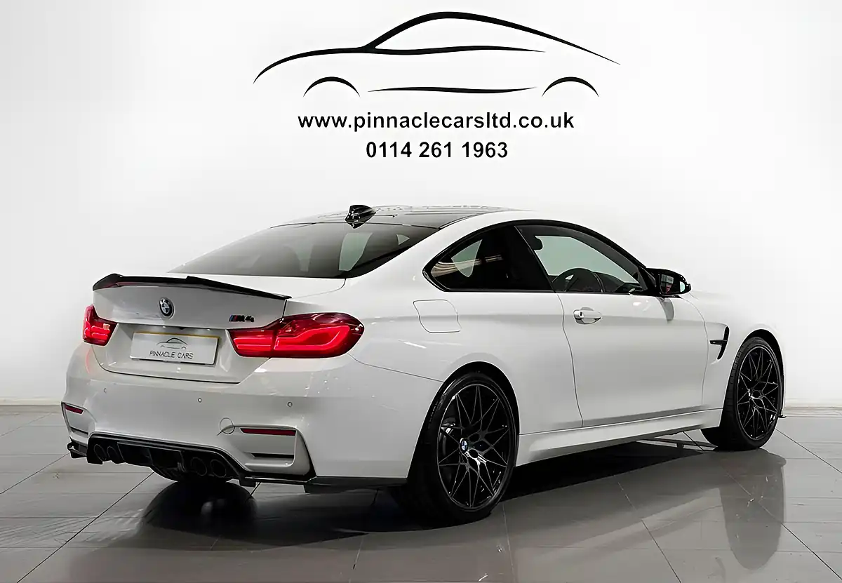 Used 2019 BMW M4 Competition White - Interior and Exterior details 10