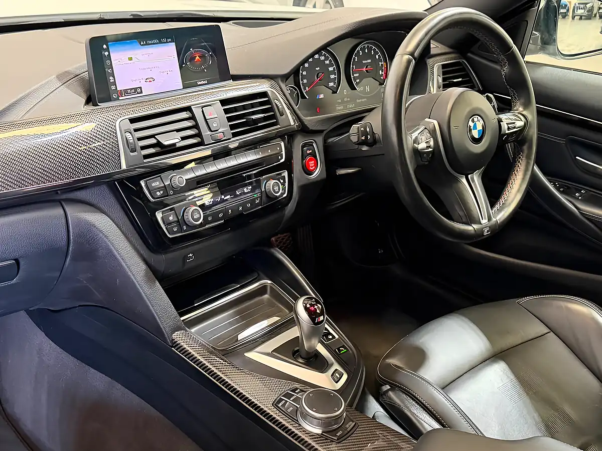 Used 2019 BMW M4 Competition White - Interior and Exterior details 13