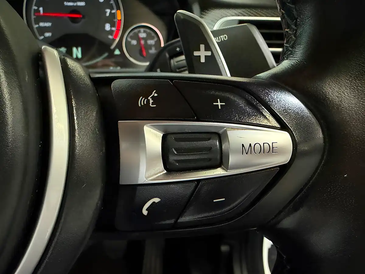 Used 2019 BMW M4 Competition White - Interior and Exterior details 18