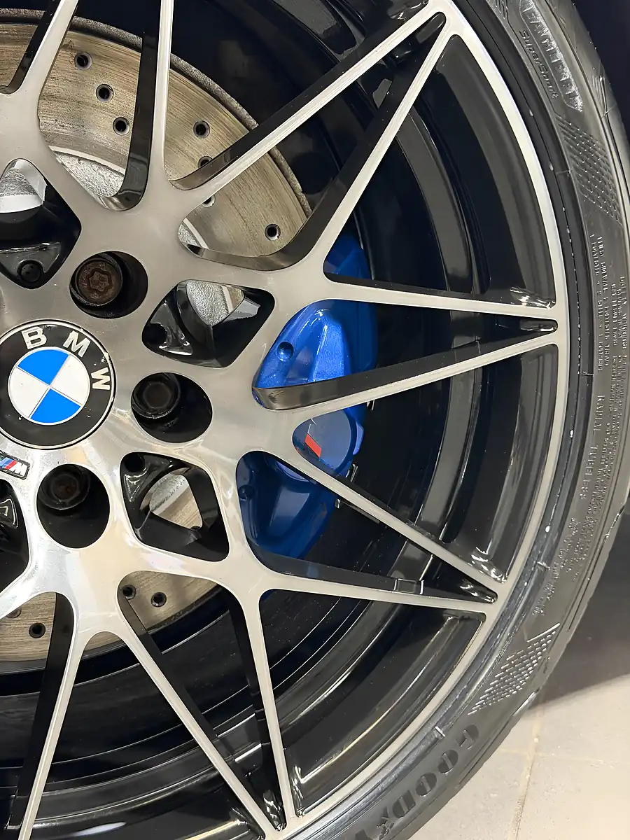 Used 2019 BMW M4 Competition White - Interior and Exterior details 19