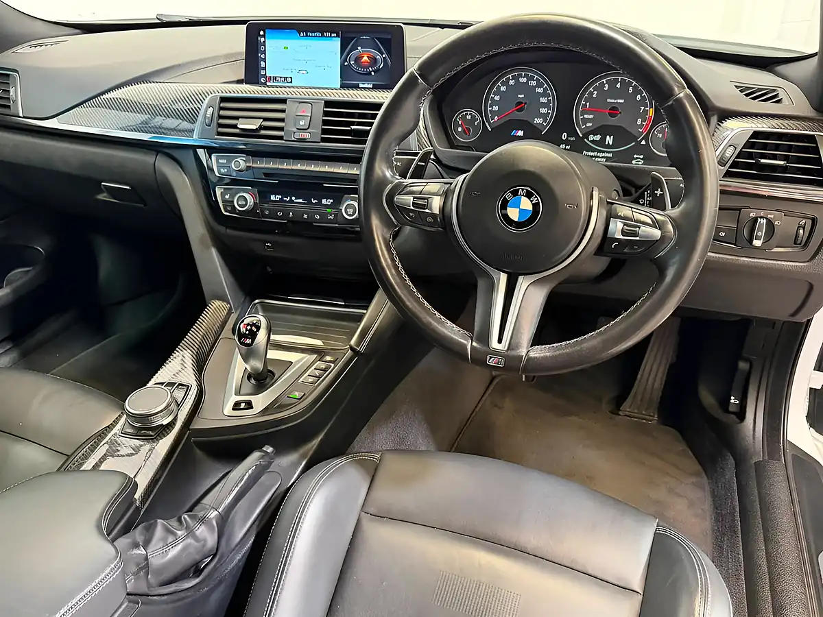 Used 2019 BMW M4 Competition White - Interior and Exterior details 4