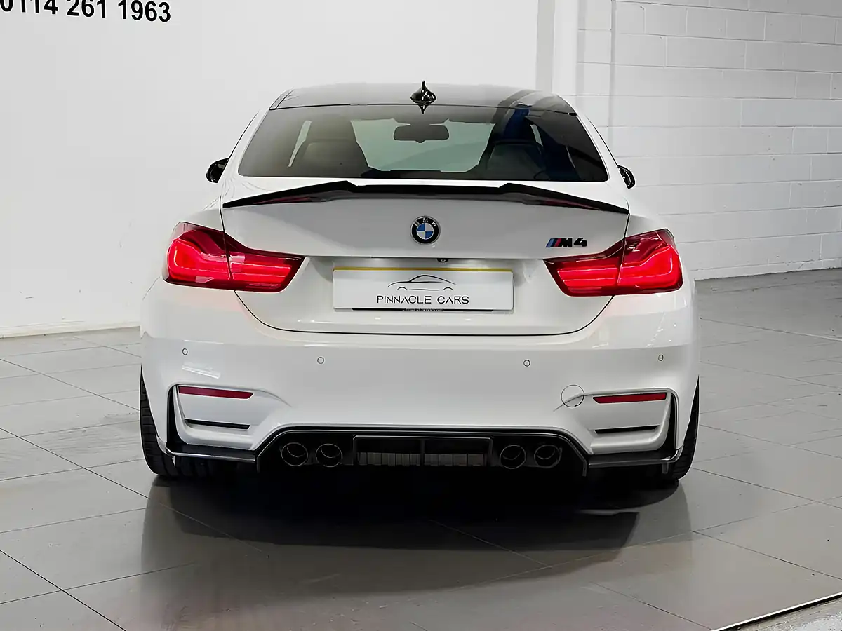 Used 2019 BMW M4 Competition White - Interior and Exterior details 5