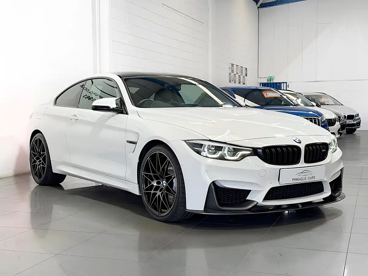 Used 2019 BMW M4 Competition White - Interior and Exterior details 6