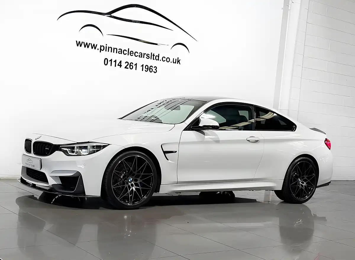 Used 2019 BMW M4 Competition White - Interior and Exterior details 8