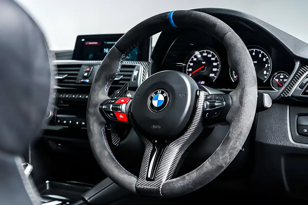 Used 2019 BMW M4 Competition Yas Marina Blue Metallic - Interior and Exterior details 17