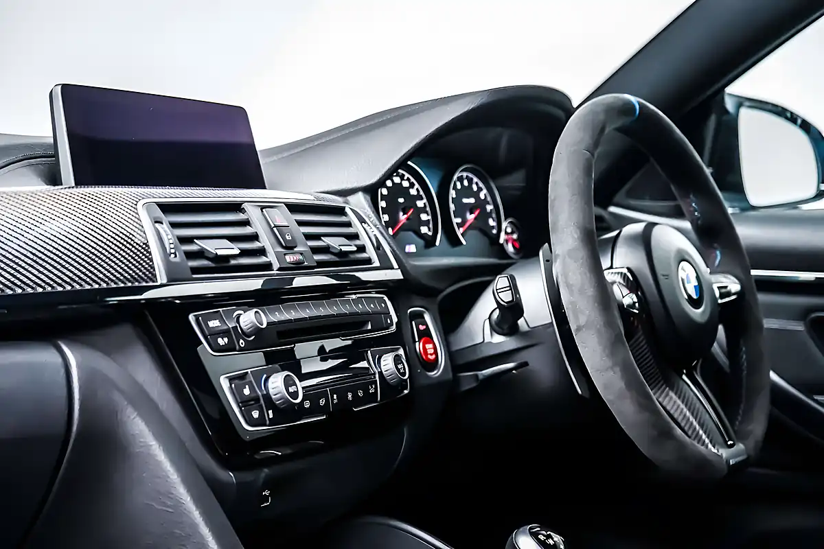 Used 2019 BMW M4 Competition Yas Marina Blue Metallic - Interior and Exterior details 20