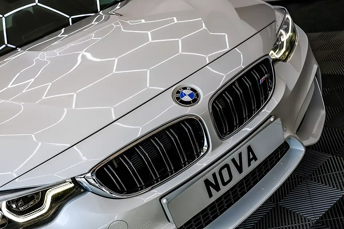 Used 2019 BMW M4 Mineral White - Interior and Exterior details 19