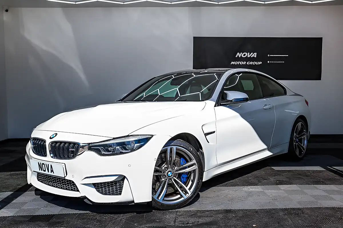 Used 2019 BMW M4 Mineral White - Interior and Exterior details 2
