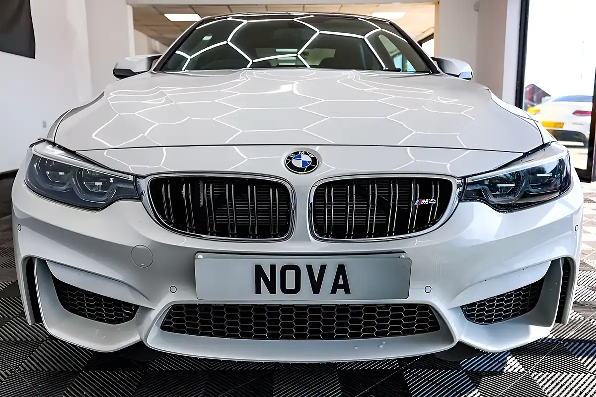 Used 2019 BMW M4 Mineral White - Interior and Exterior details 8