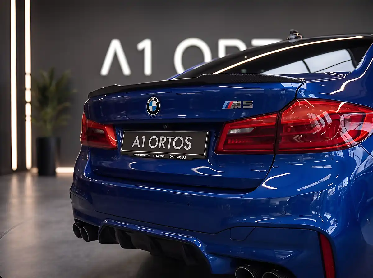 Used 2019 BMW M5 Blue - Interior and Exterior details 8