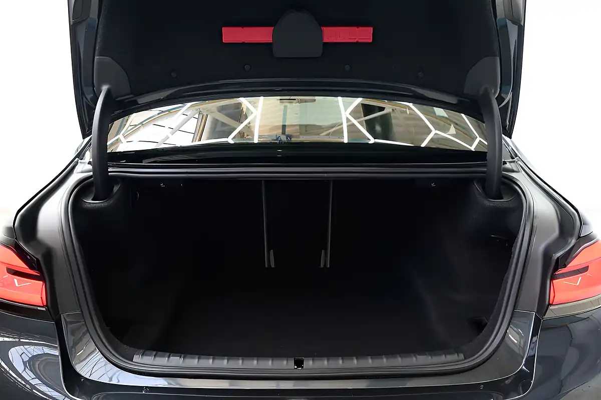Used 2019 BMW M5 Competition Grey - Interior and Exterior details 13