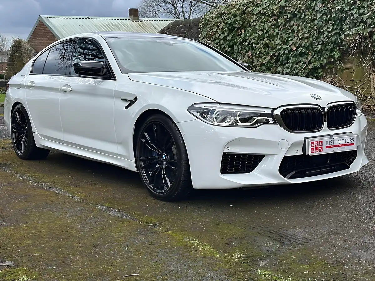Used 2019 BMW M5 Competition White - Interior and Exterior details 14