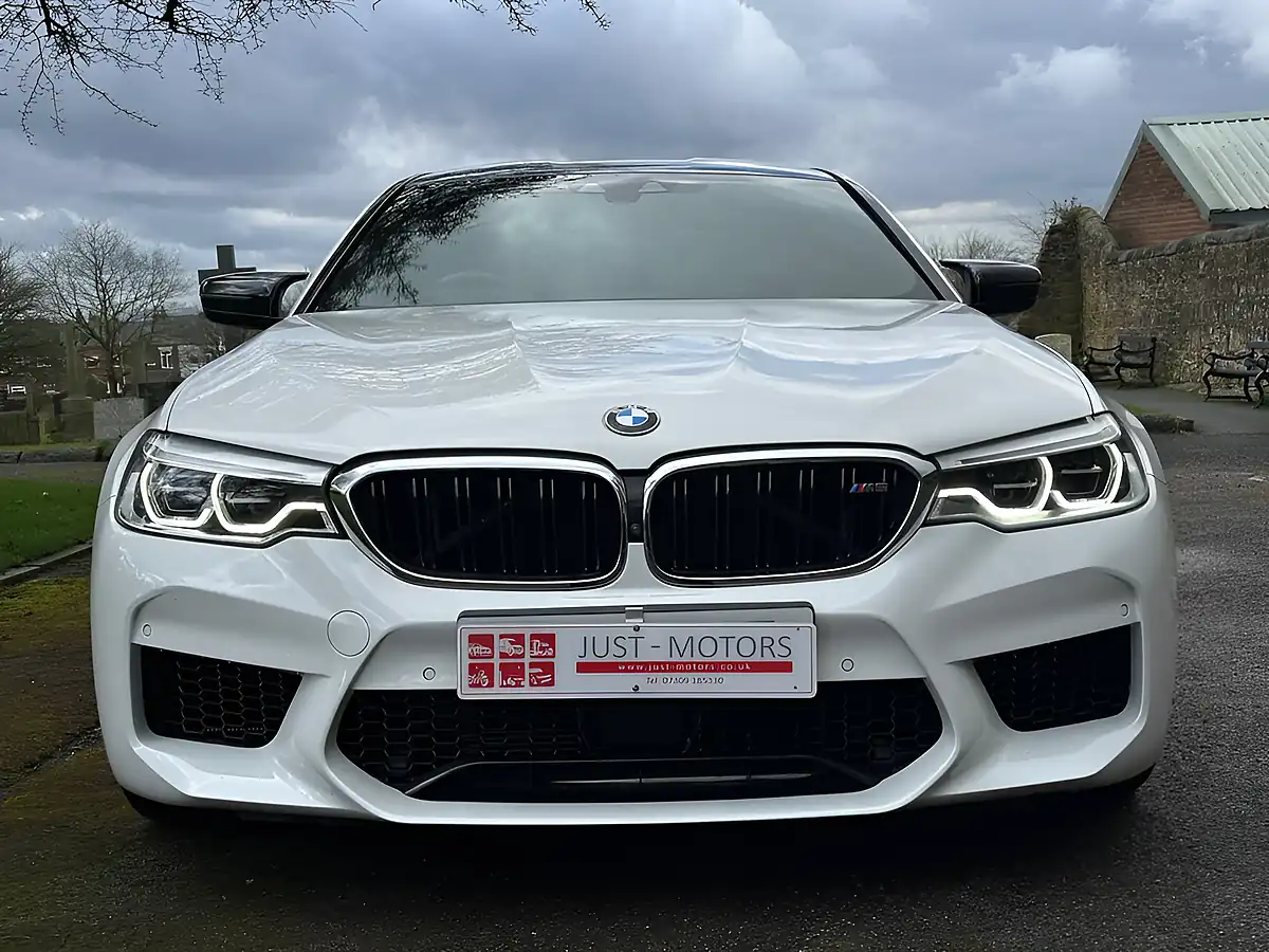 Used 2019 BMW M5 Competition White - Interior and Exterior details 15