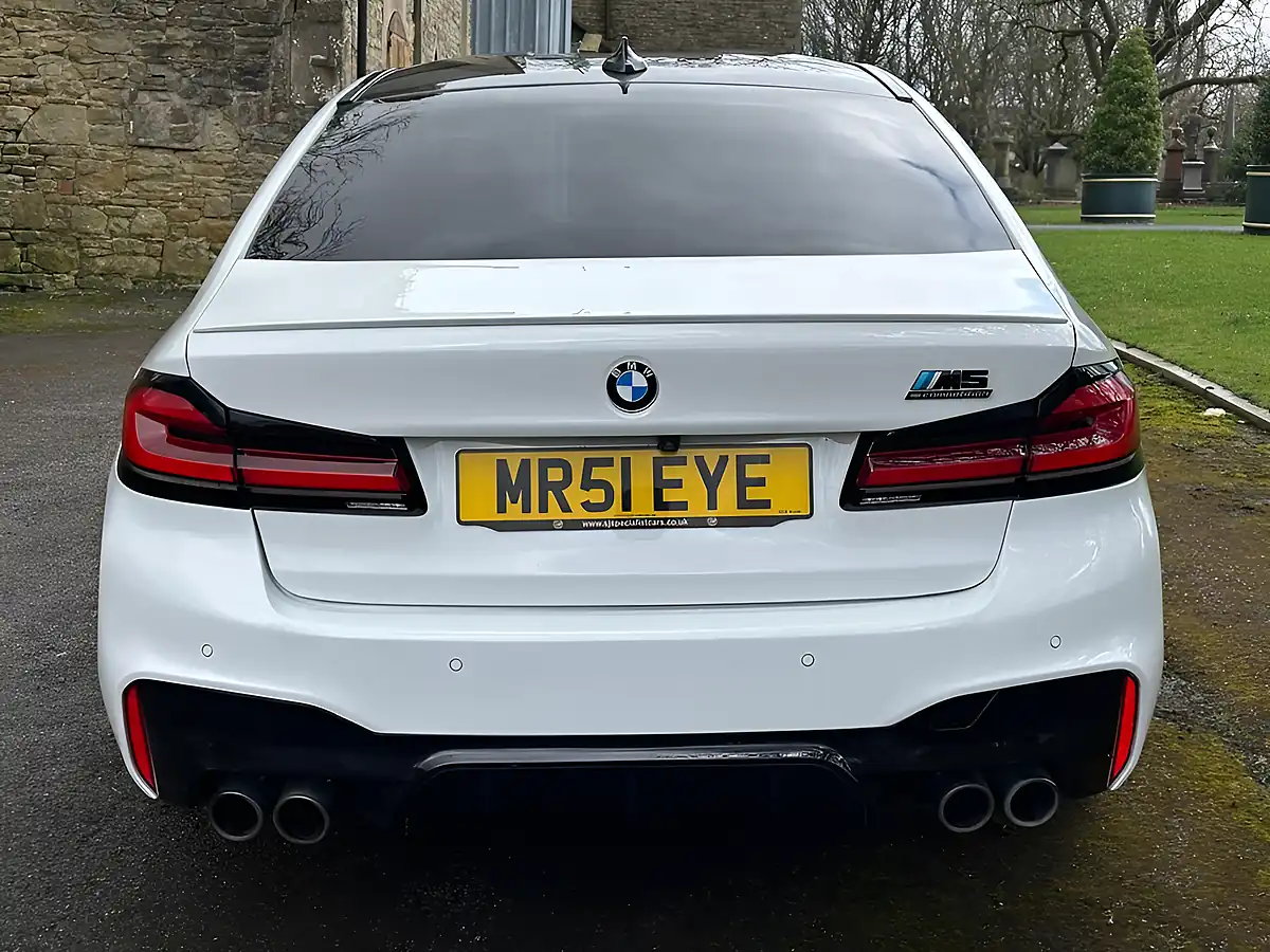Used 2019 BMW M5 Competition White - Interior and Exterior details 17