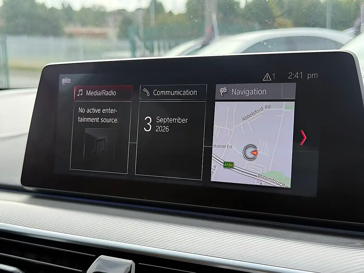 Used 2019 BMW M5 Saloon Blue - Interior and Exterior details 14