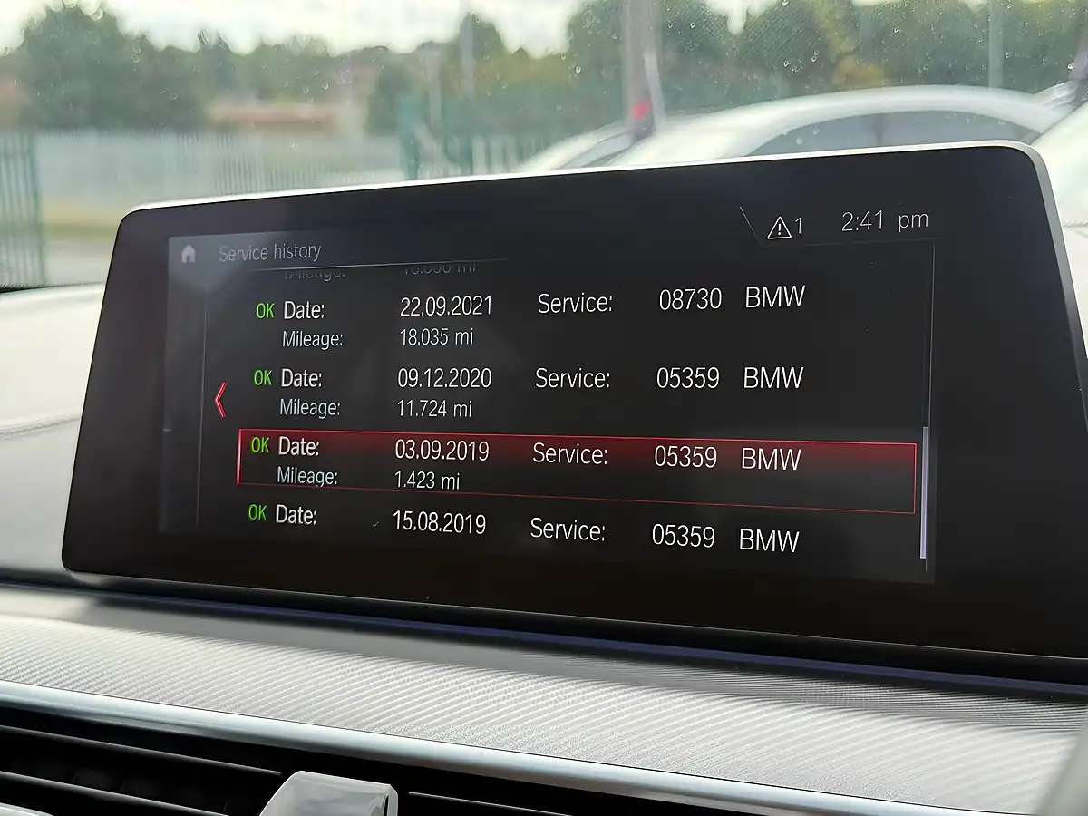 Used 2019 BMW M5 Saloon Blue - Interior and Exterior details 15