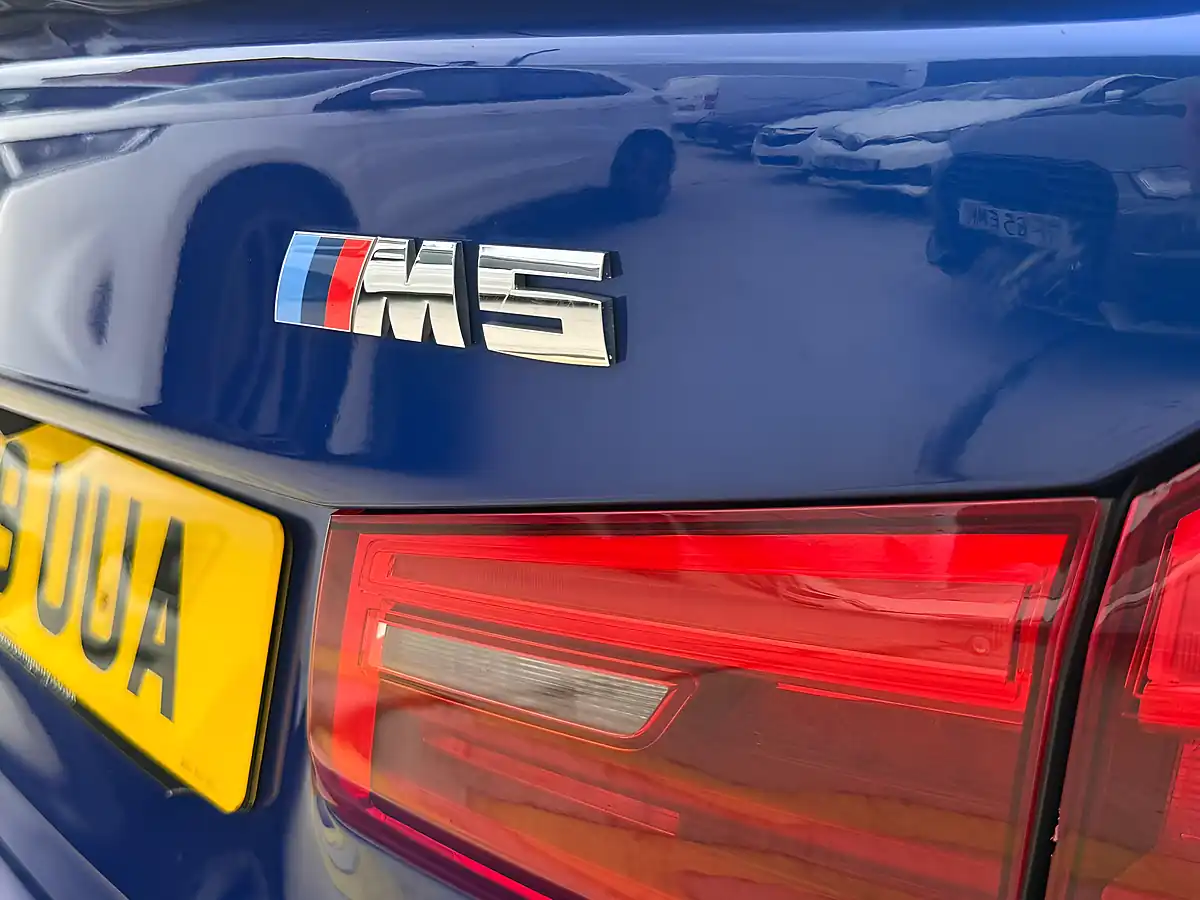 Used 2019 BMW M5 Saloon Blue - Interior and Exterior details 18
