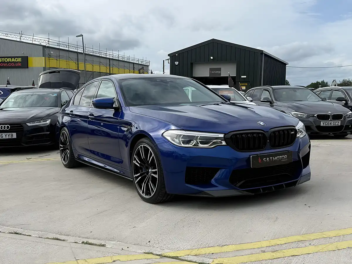 Used 2019 BMW M5 Saloon Blue - Interior and Exterior details 5