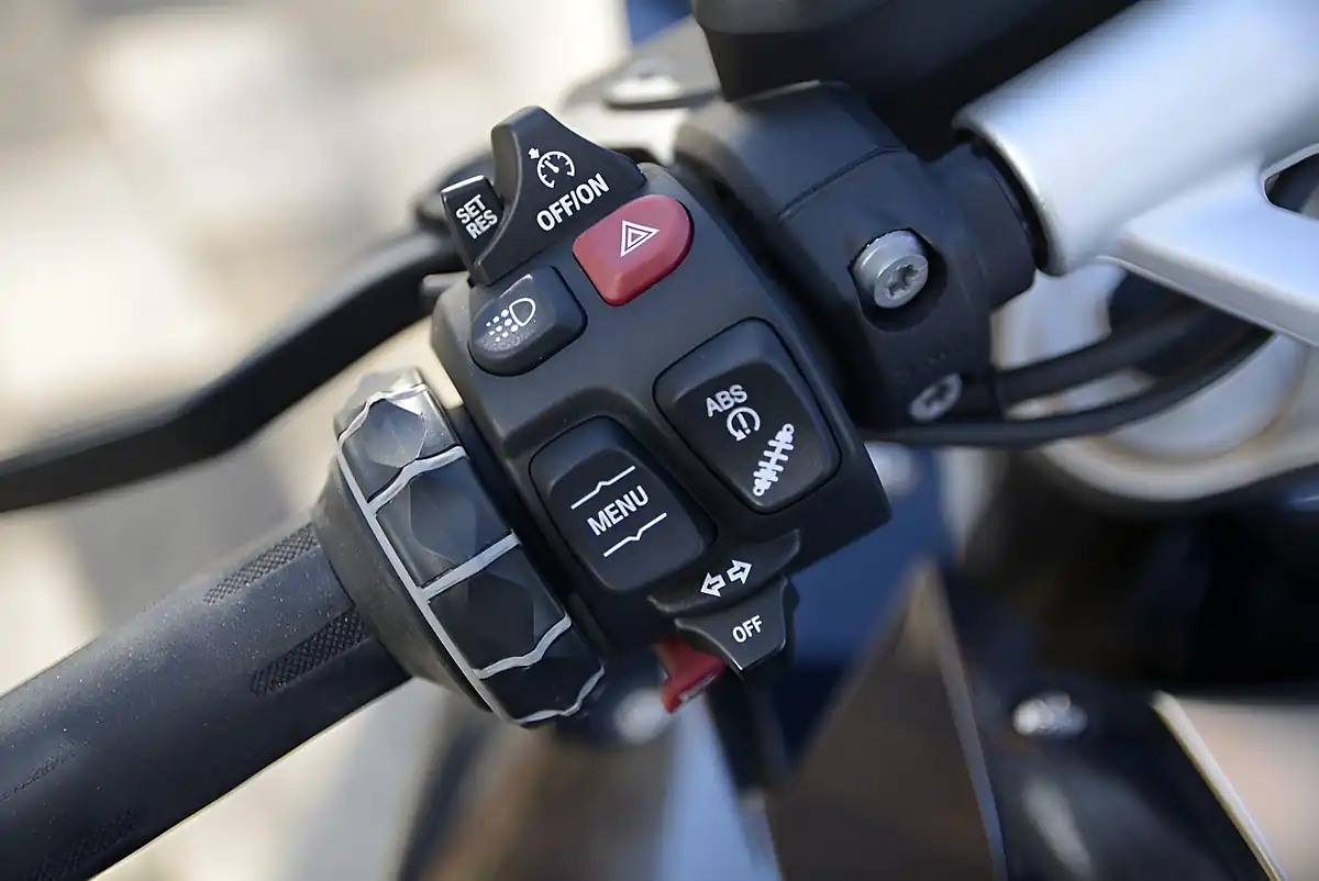 Used 2019 BMW R1250RS Exclusive Blue - Interior and Exterior details 14