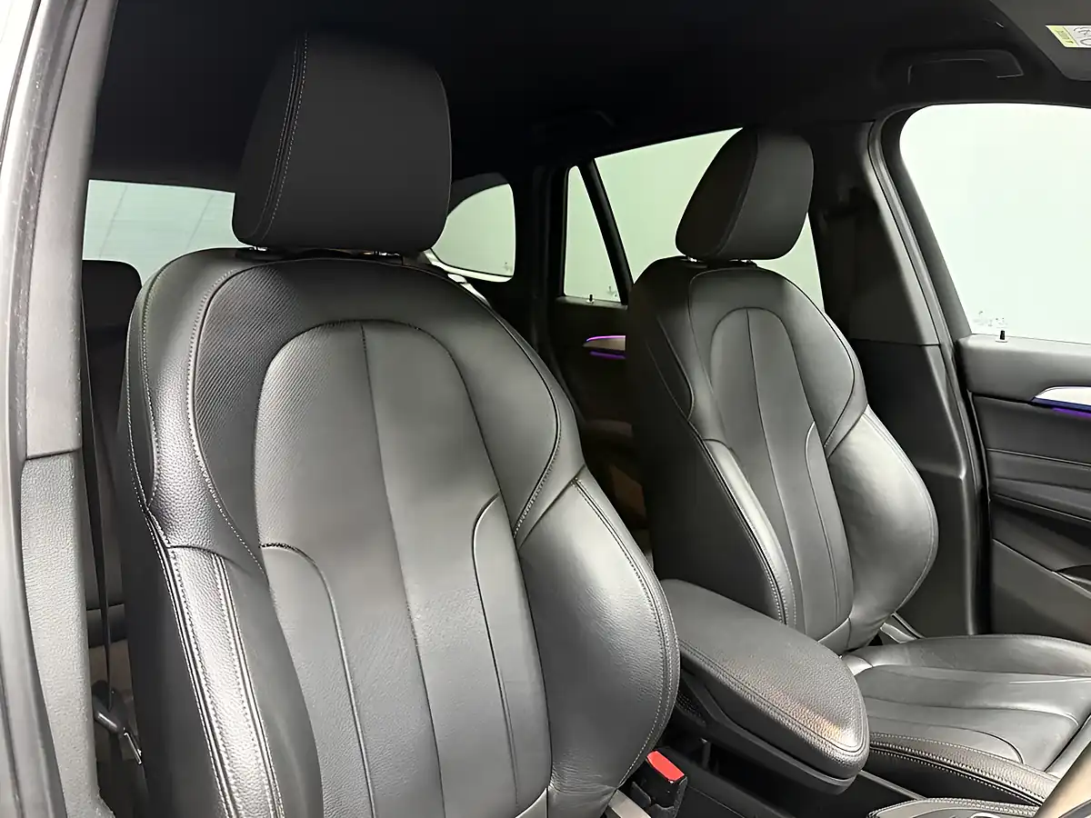 Used 2019 BMW X1 M Sport Mineral White - Interior and Exterior details 18