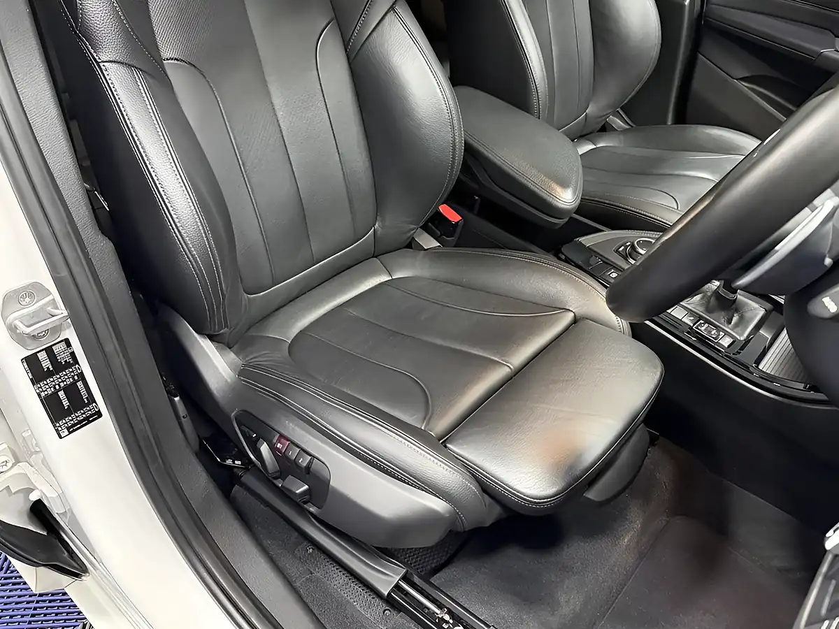 Used 2019 BMW X1 M Sport Mineral White - Interior and Exterior details 19