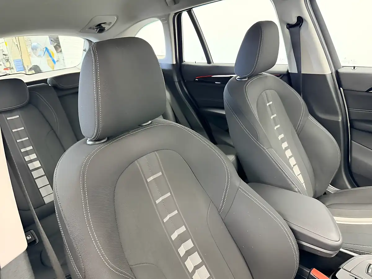 Used 2019 BMW X1 S-Drive Sport Alpine White - Interior and Exterior details 18