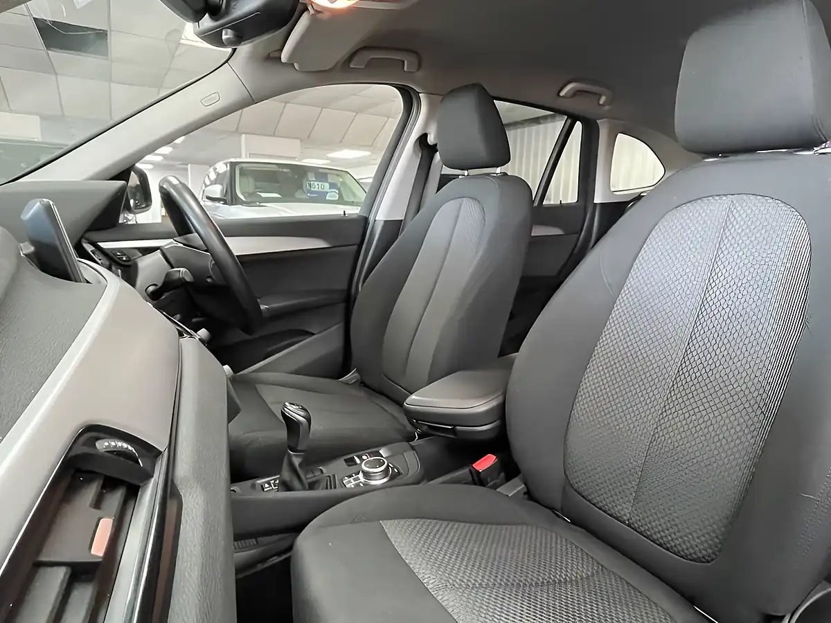 Used 2019 BMW X1 Se Mediterranean Blue - Interior and Exterior details 17