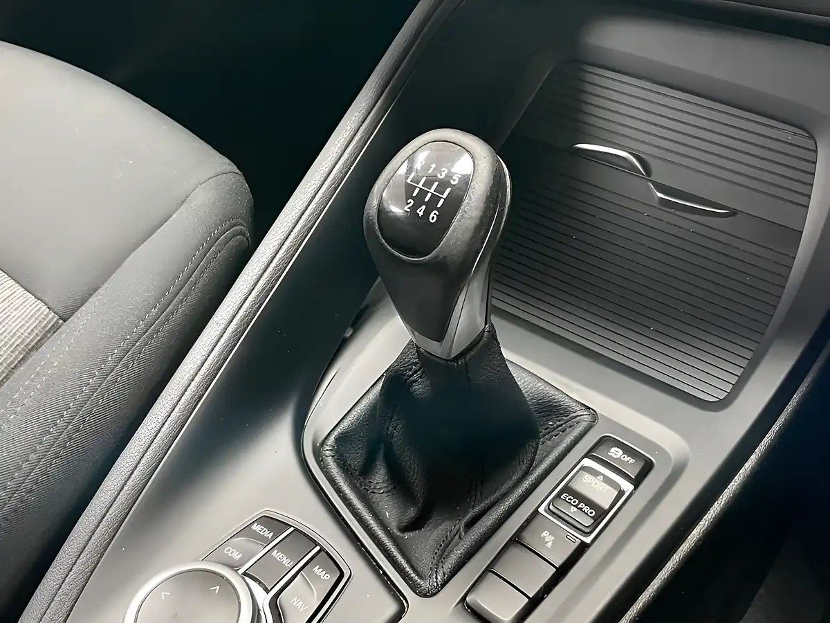 Used 2019 BMW X1 Se Mediterranean Blue - Interior and Exterior details 20