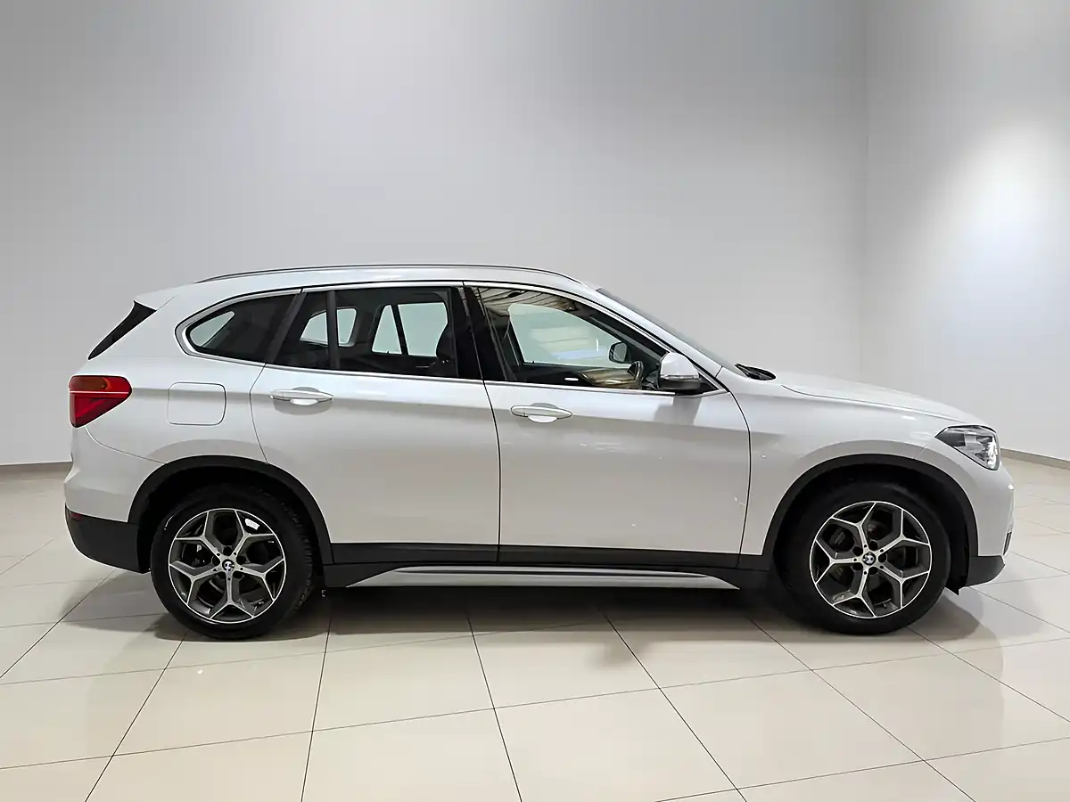 Used 2019 BMW X1 Xline White - Interior and Exterior details 10