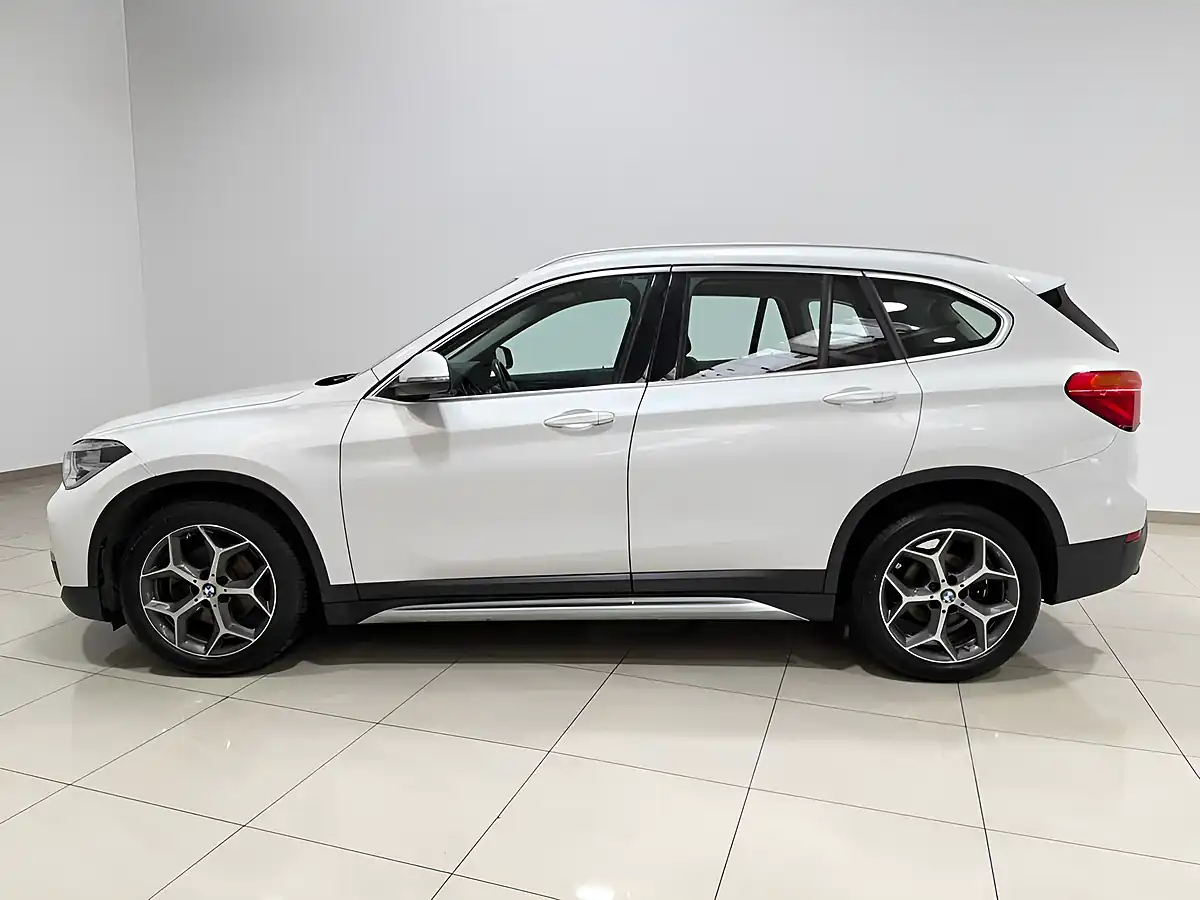 Used 2019 BMW X1 Xline White - Interior and Exterior details 5