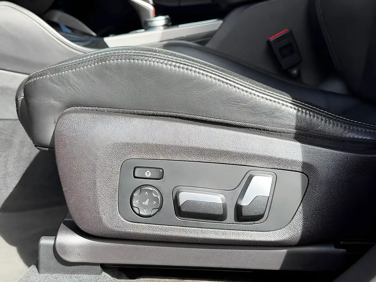Used 2019 BMW X3 M Competition Toronto Red - Interior and Exterior details 14
