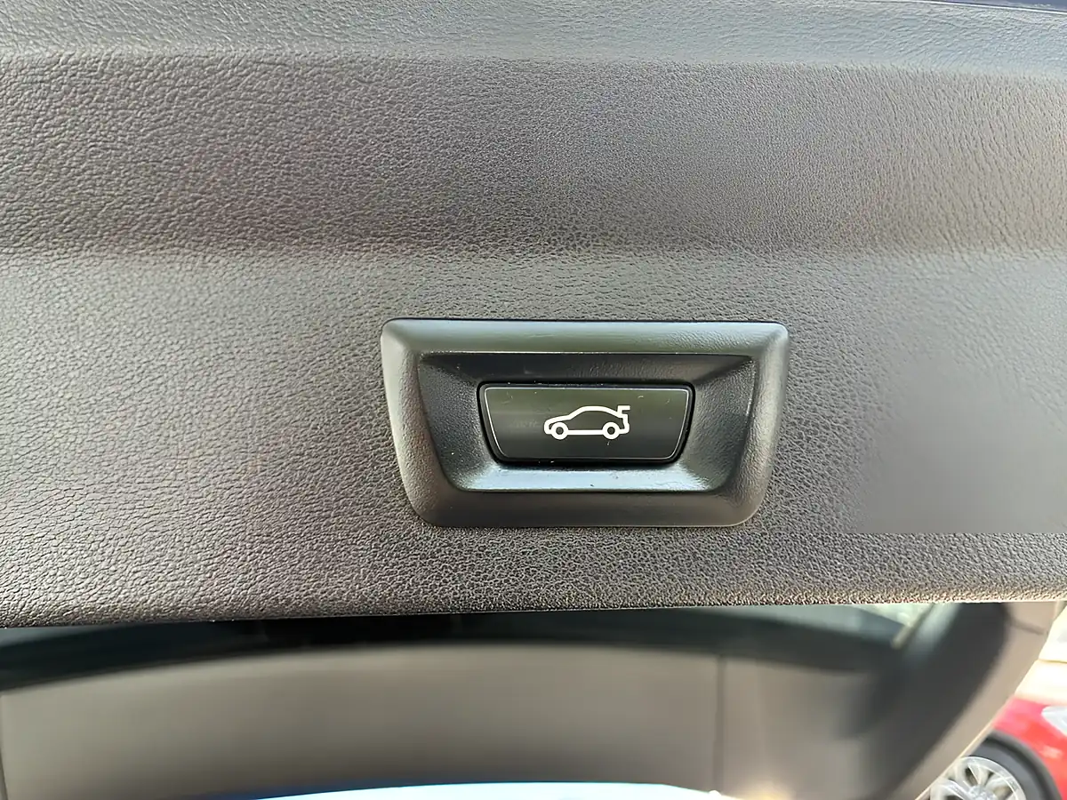 Used 2019 BMW X3 M Sport Blue - Interior and Exterior details 11