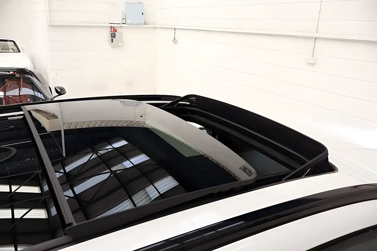 Used 2019 BMW X3 M40i Alpine White - Interior and Exterior details 3