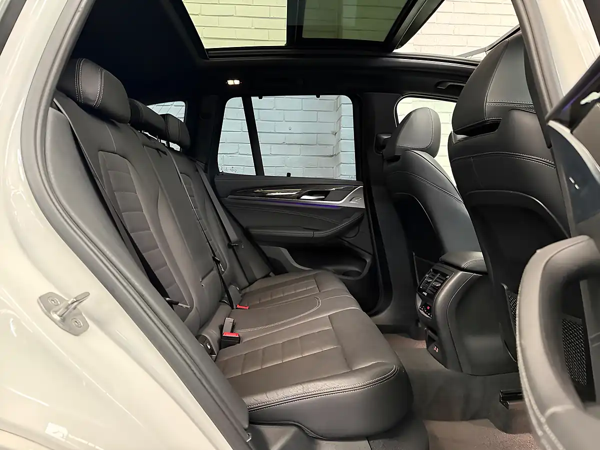 Used 2019 BMW X3 White - Interior and Exterior details 13
