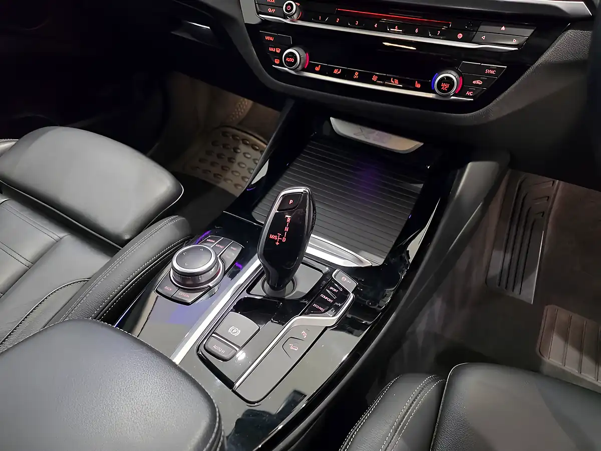 Used 2019 BMW X3 Xline White - Interior and Exterior details 12