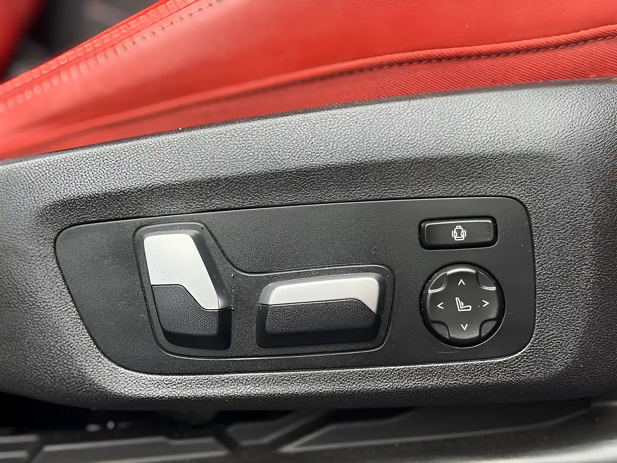 Used 2019 BMW X4 M Competition Black - Interior and Exterior details 7