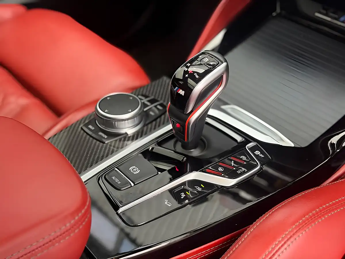 Used 2019 BMW X4 M Competition Black - Interior and Exterior details 8