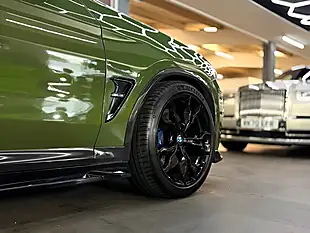 Used 2019 BMW X4 M Competition Green - Interior and Exterior details 10