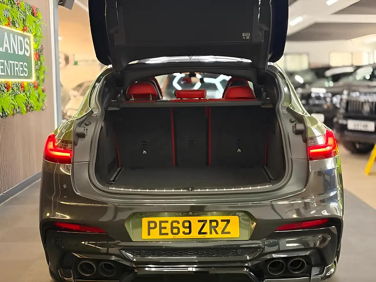 Used 2019 BMW X4 M Competition Green - Interior and Exterior details 18