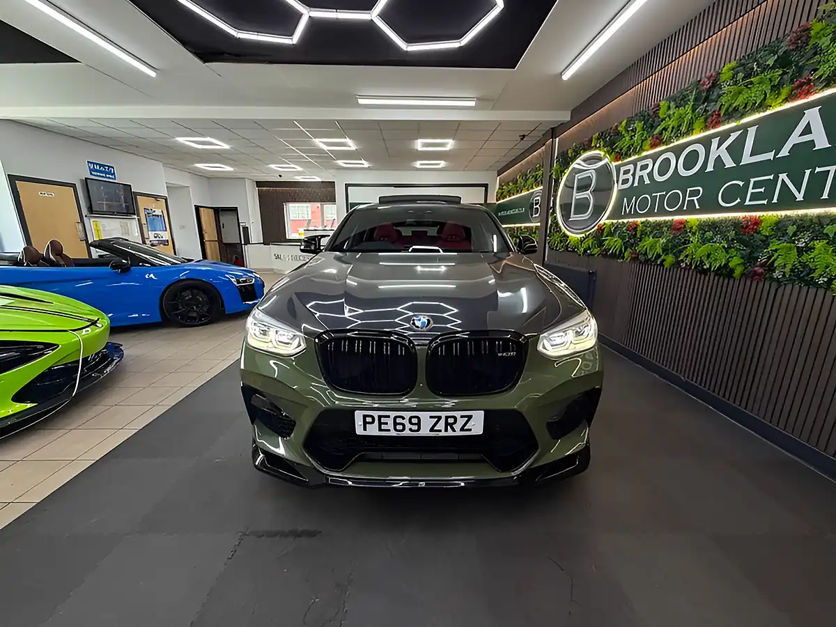 Used 2019 BMW X4 M Competition Green - Interior and Exterior details 9