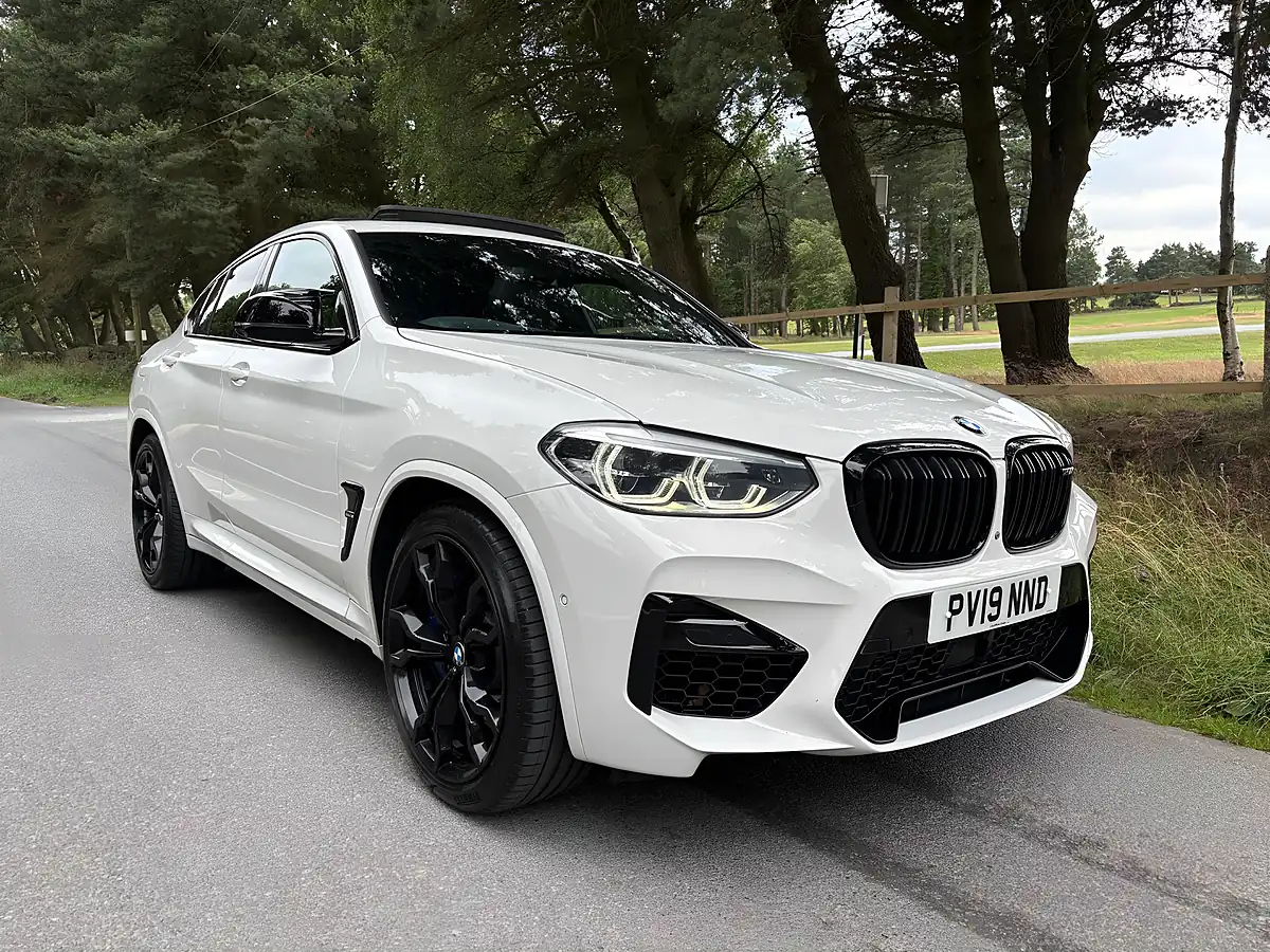 Used 2019 BMW X4 M Competition White - Front View