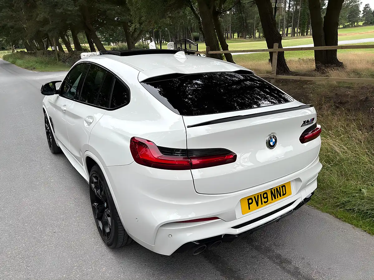 Used 2019 BMW X4 M Competition White - Interior and Exterior details 12