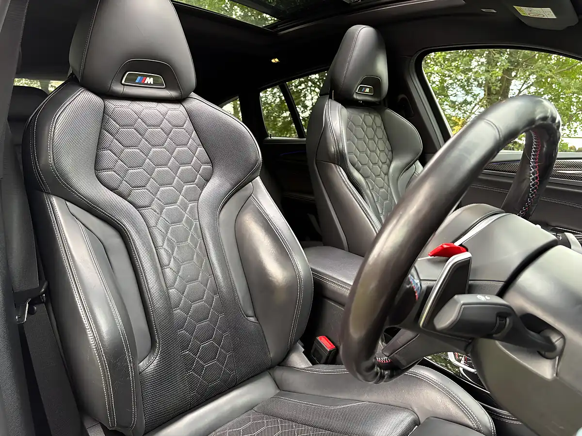Used 2019 BMW X4 M Competition White - Interior and Exterior details 13