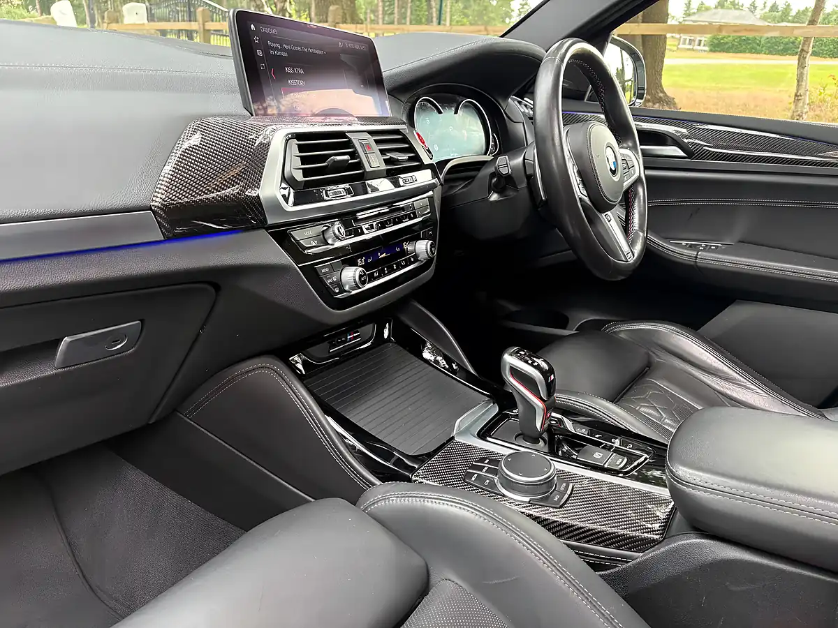 Used 2019 BMW X4 M Competition White - Interior and Exterior details 14