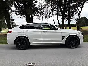 Used 2019 BMW X4 M Competition White - Interior and Exterior details 4