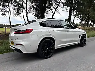Used 2019 BMW X4 M Competition White - Interior and Exterior details 6